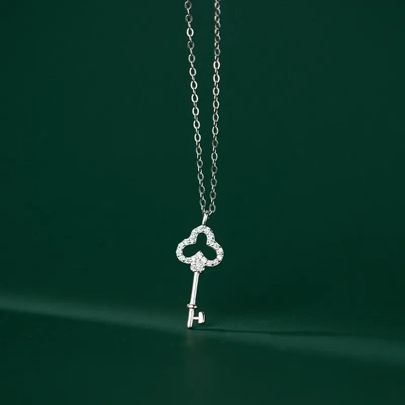 VINTAGE KEYSTONE NECKLACE