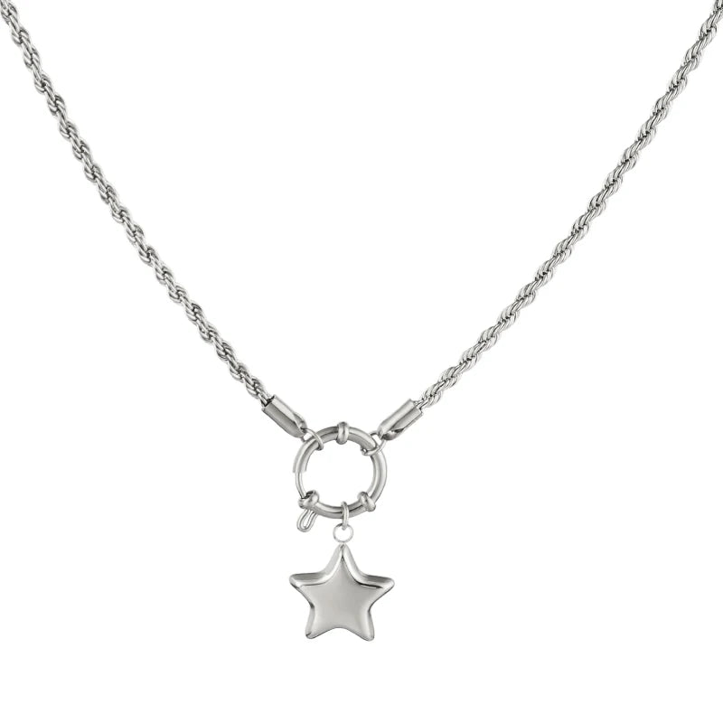 HOLLOW STAR NECKLACE