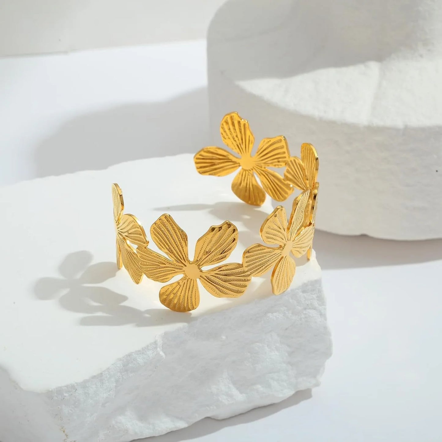 WRIST OF FLOWER BRACELET