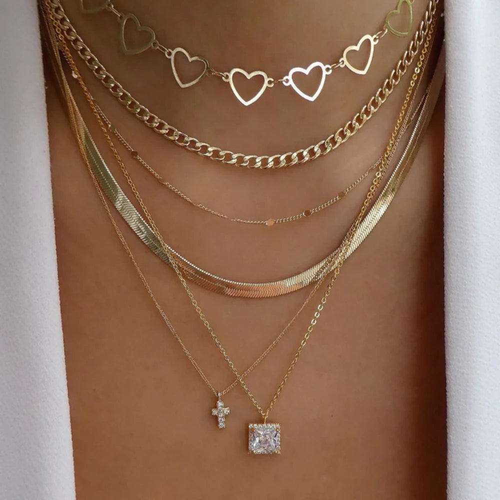 MULTIPLE LAYERED NECKLACE