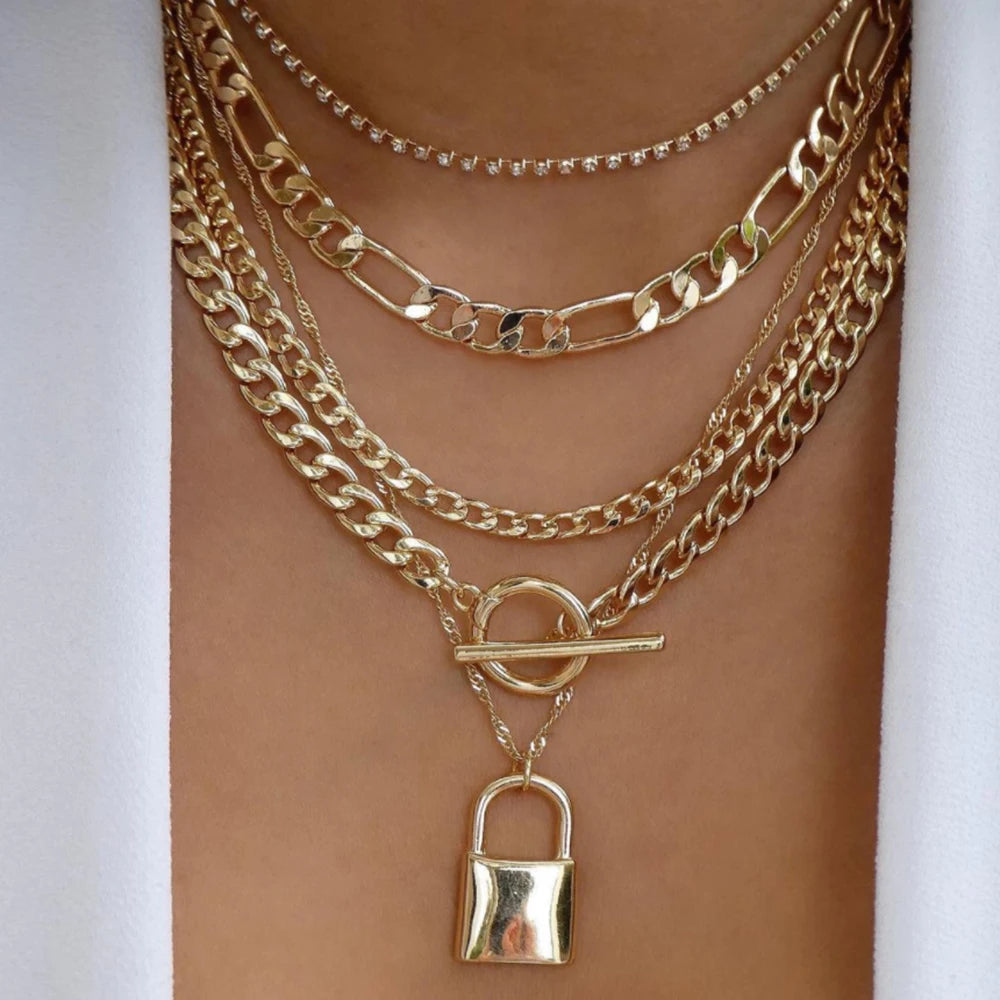 MULTIPLE LAYERED NECKLACE