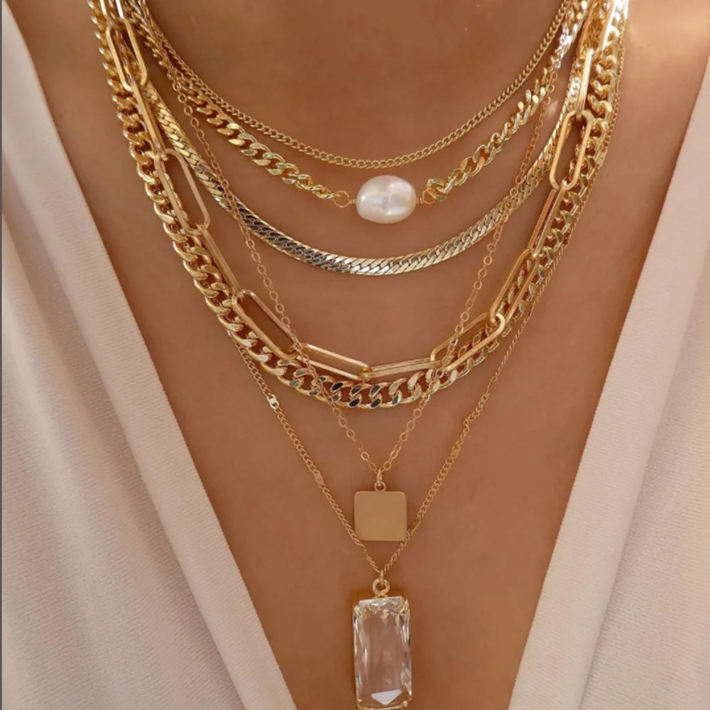 MULTIPLE LAYERED NECKLACE