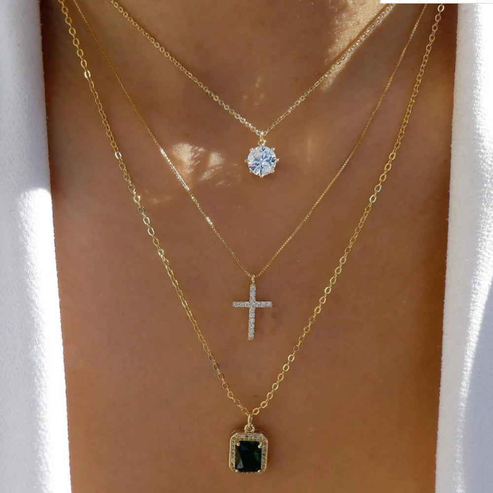 MULTIPLE LAYERED NECKLACE