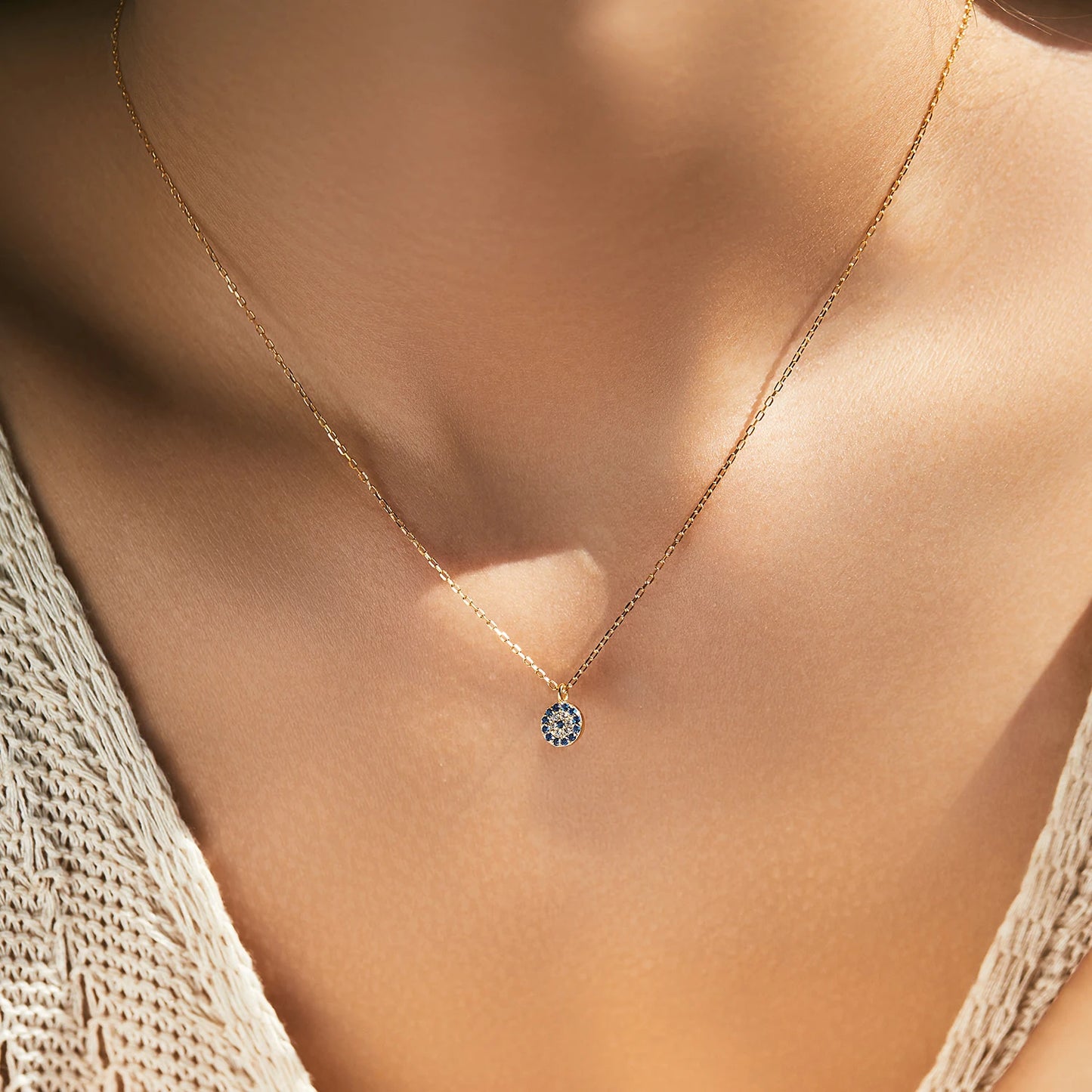 CLOAK NECKLACE