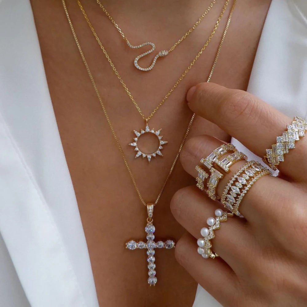 MULTIPLE LAYERED NECKLACE