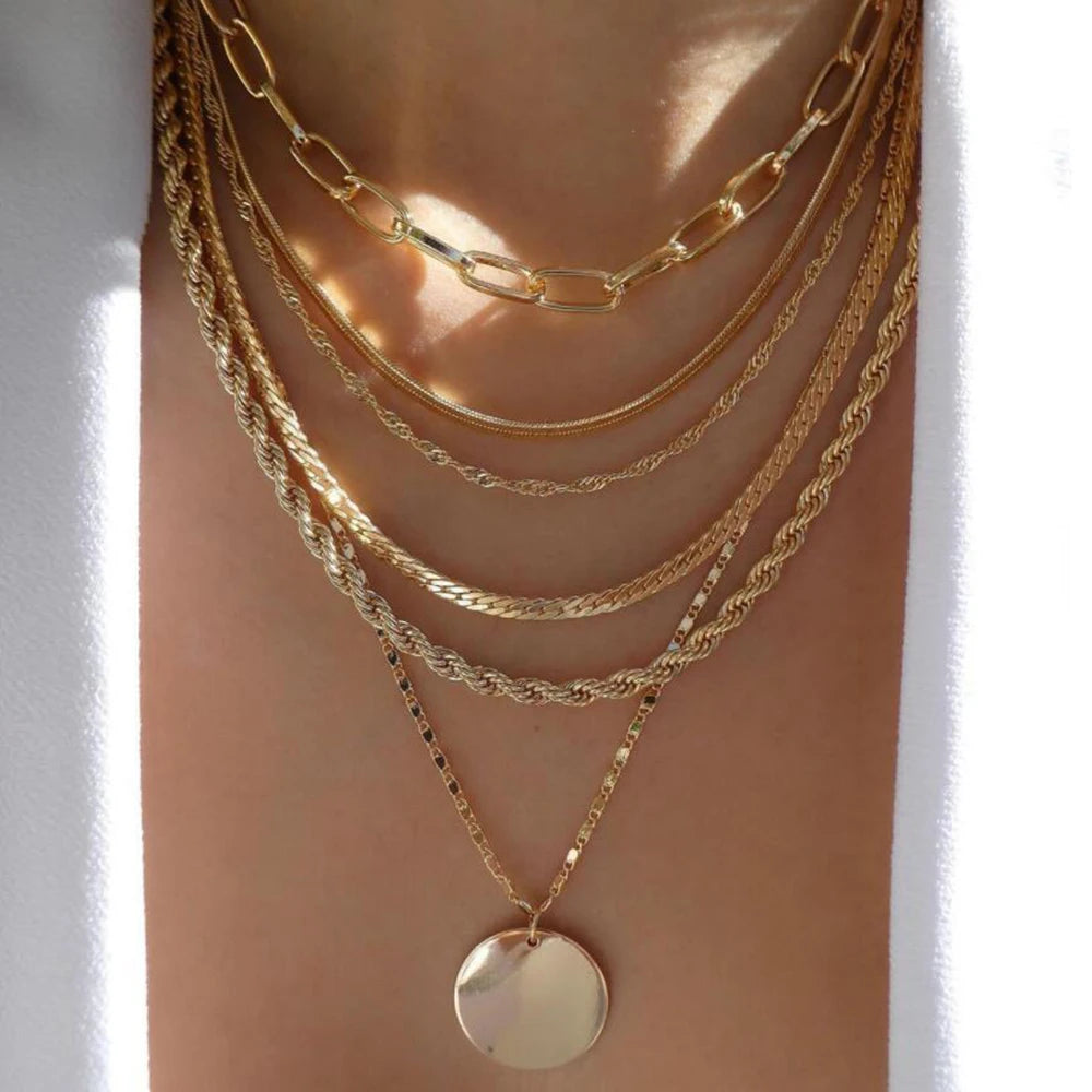 MULTIPLE LAYERED NECKLACE
