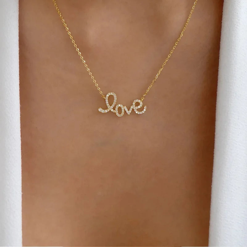 MULTIPLE LAYERED NECKLACE