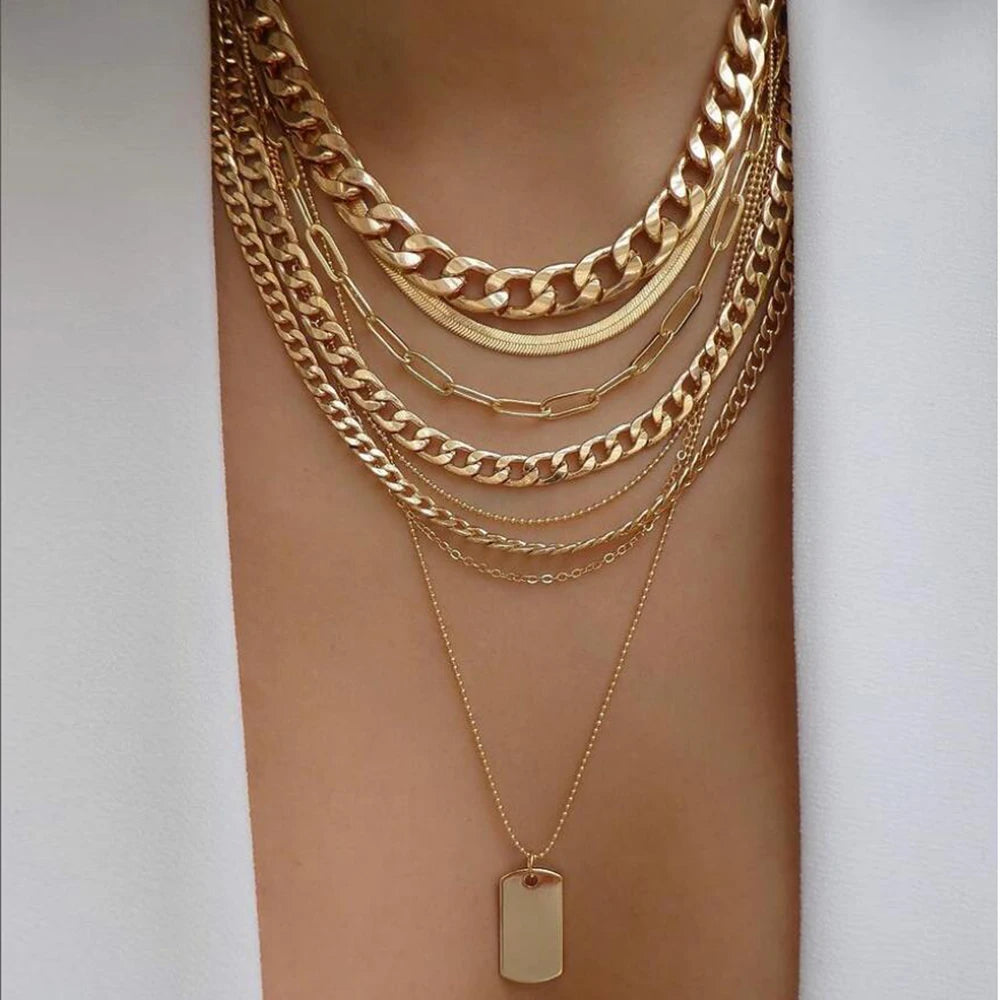 MULTIPLE LAYERED NECKLACE