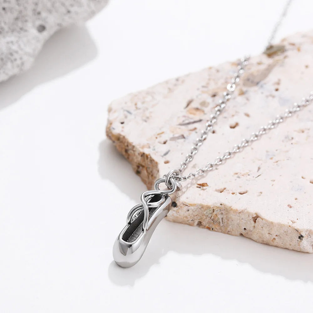 DAINTY BALLET SHOE NECKLACE