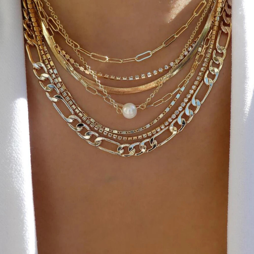 MULTIPLE LAYERED NECKLACE