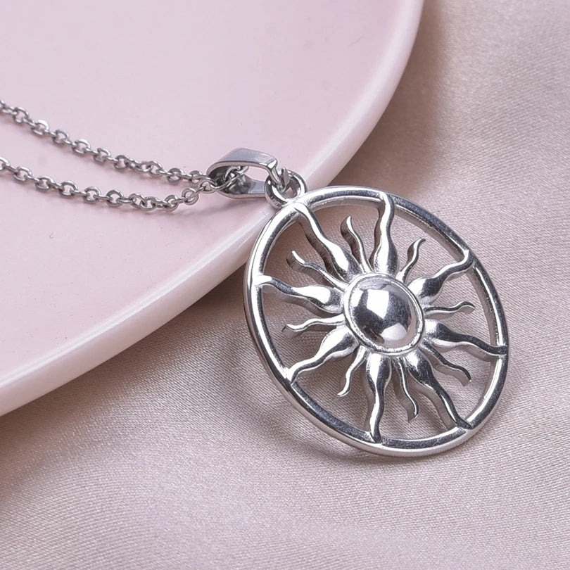 ORBITAL NECKLACE
