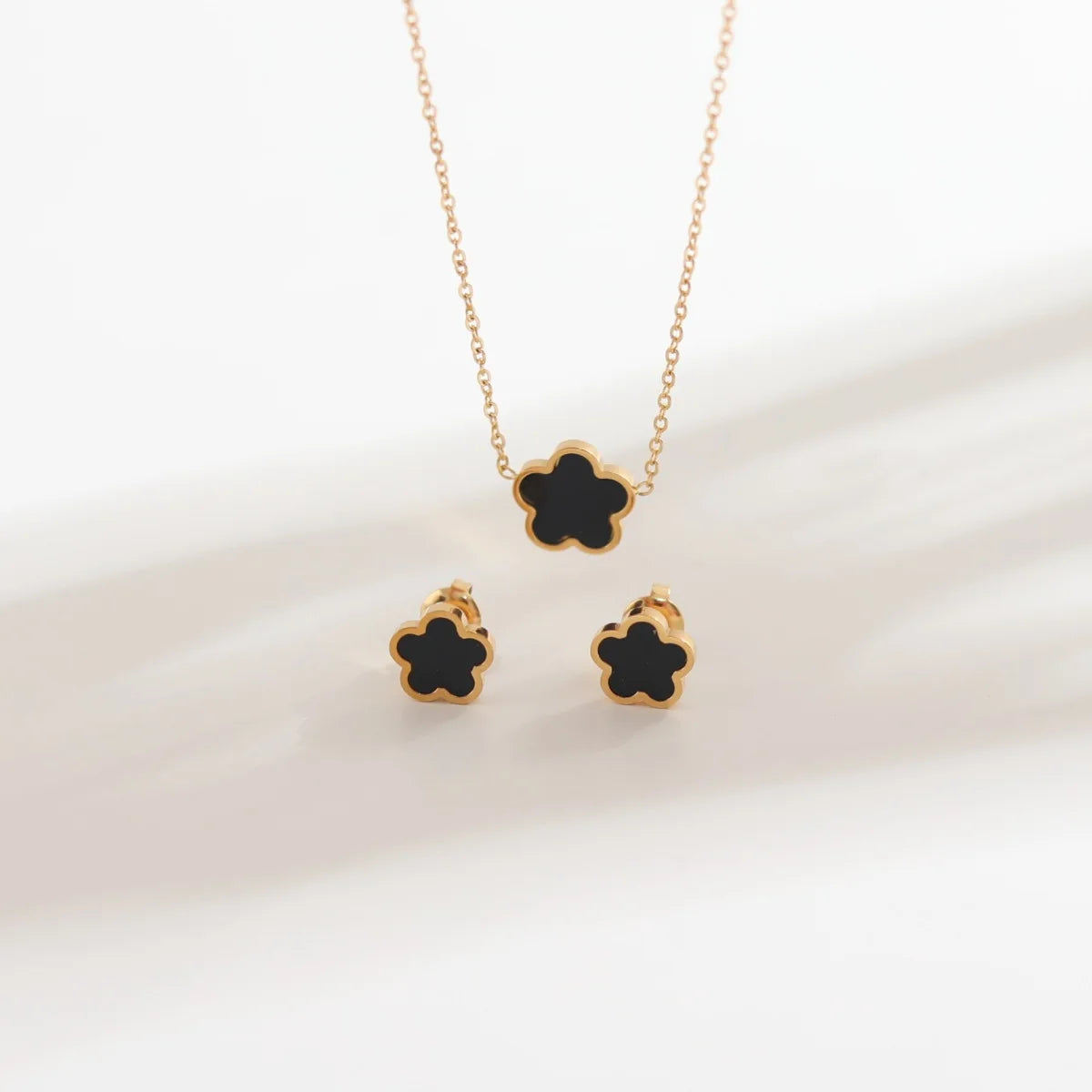 PLUM BLOSSOM NECKLACE