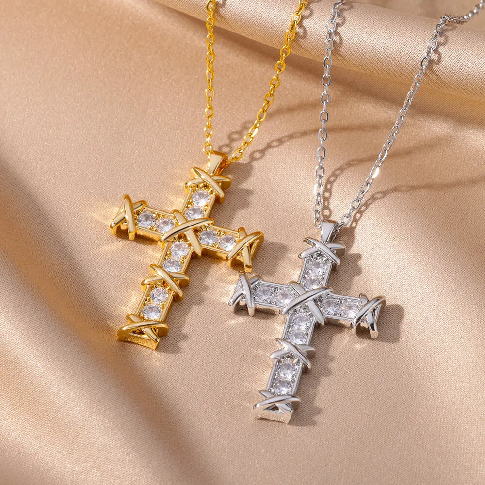 CROSSIQUE NECKLACE