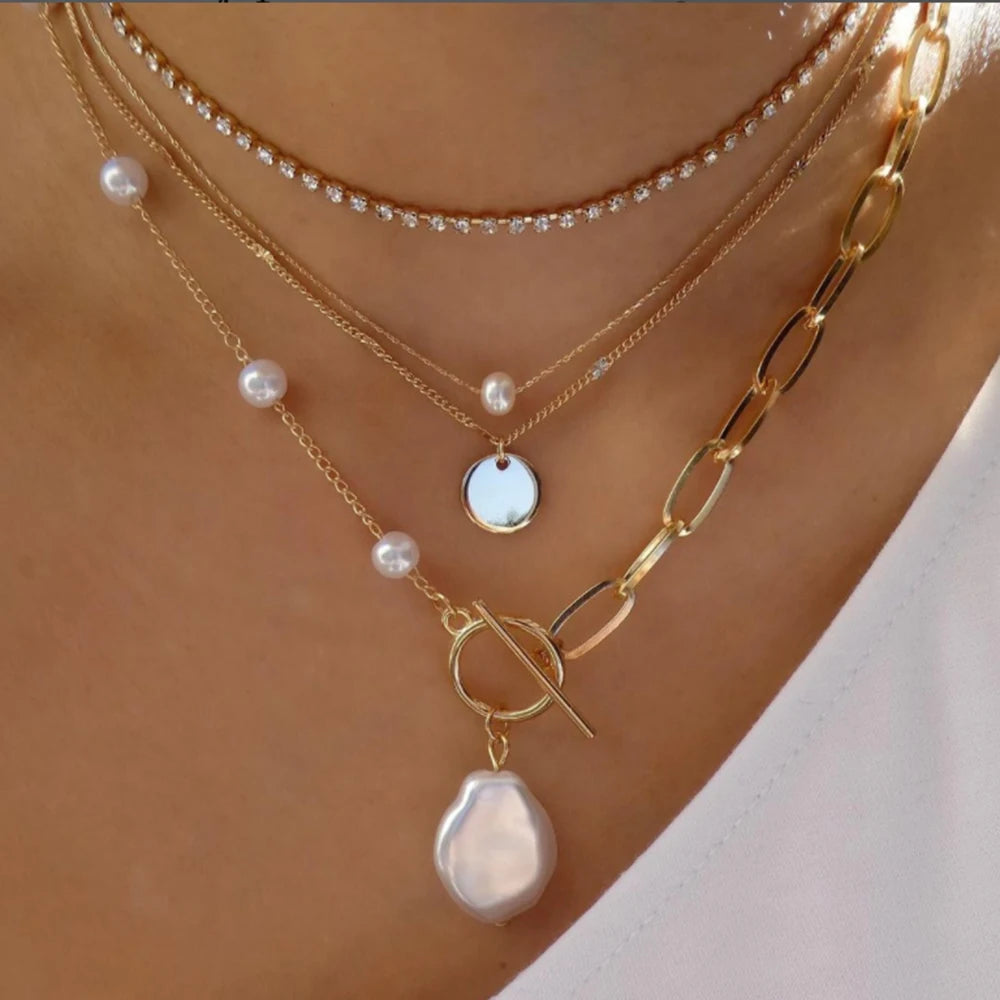 MULTIPLE LAYERED NECKLACE