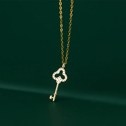 VINTAGE KEYSTONE NECKLACE