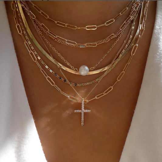 MULTIPLE LAYERED NECKLACE