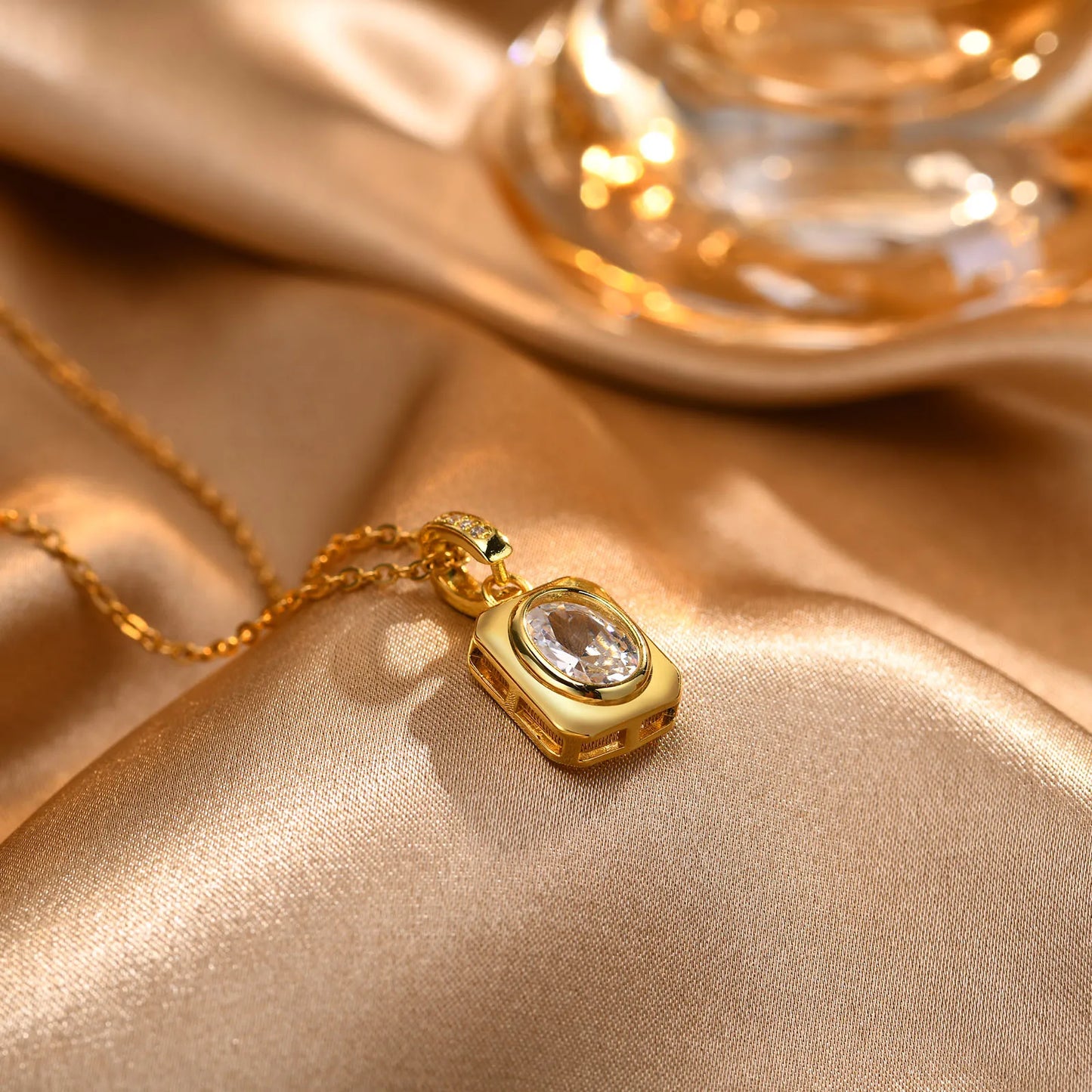 OVAL CUBIC STONE NECKLACE