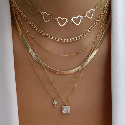 MULTIPLE LAYERED NECKLACE