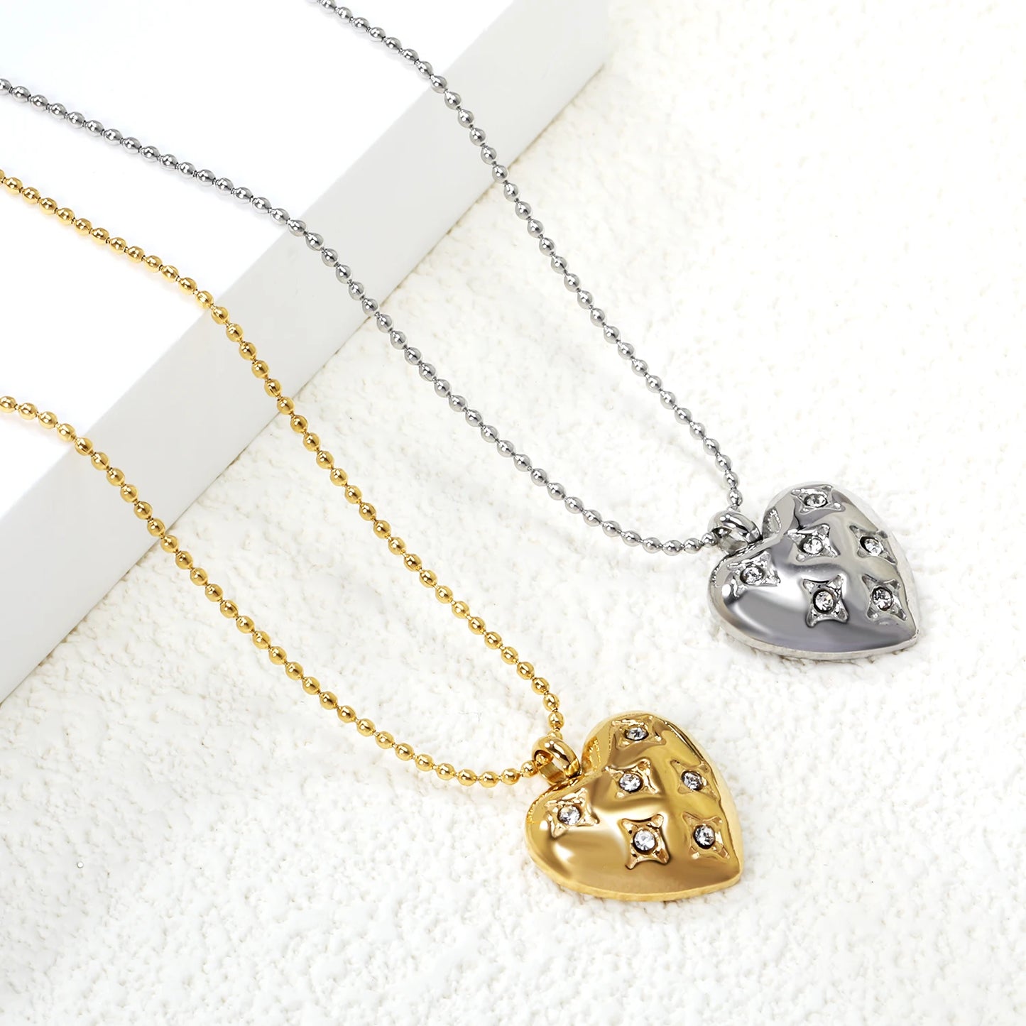 LOVELACE NECKLACE