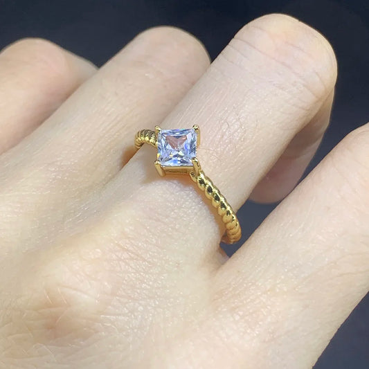 SOLITAIRE RING