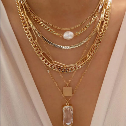 MULTIPLE LAYERED NECKLACE
