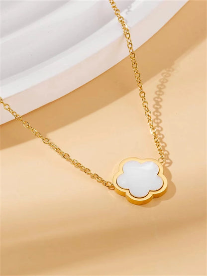 FLOWER OF PEARL NECKLACE