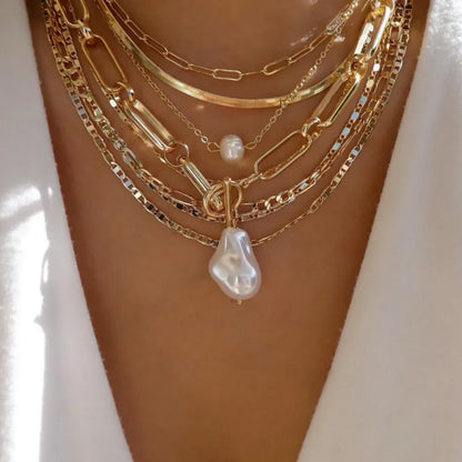 MULTIPLE LAYERED NECKLACE
