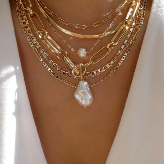 MULTIPLE LAYERED NECKLACE