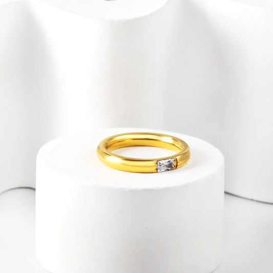 DELICATE RING