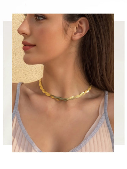 SNAKE LAYERS NECKLACE