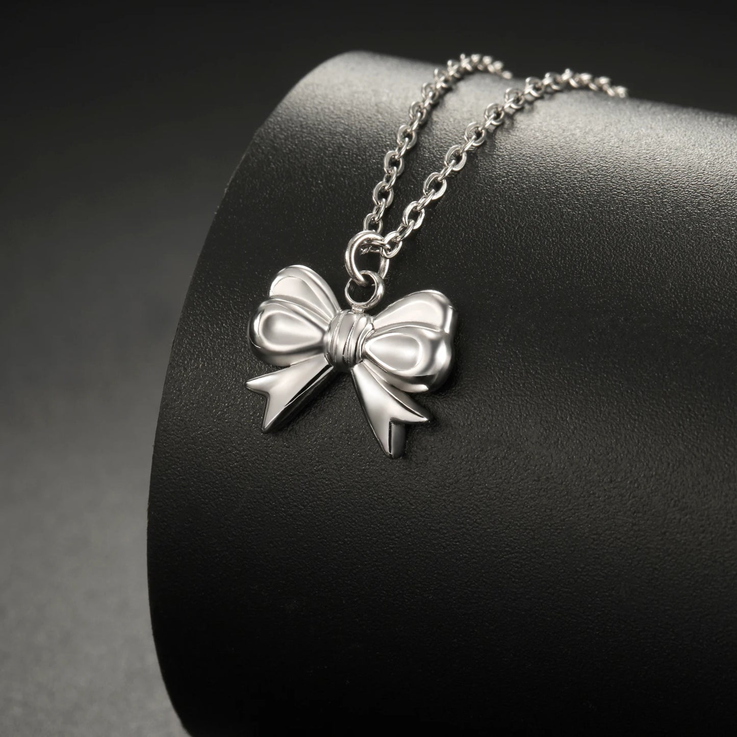 KNORCRAFT NECKLACE