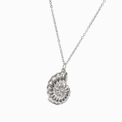SHELLSCAPE NECKLACE
