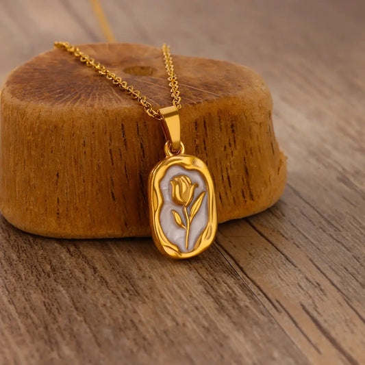 ROSE NECKLACE