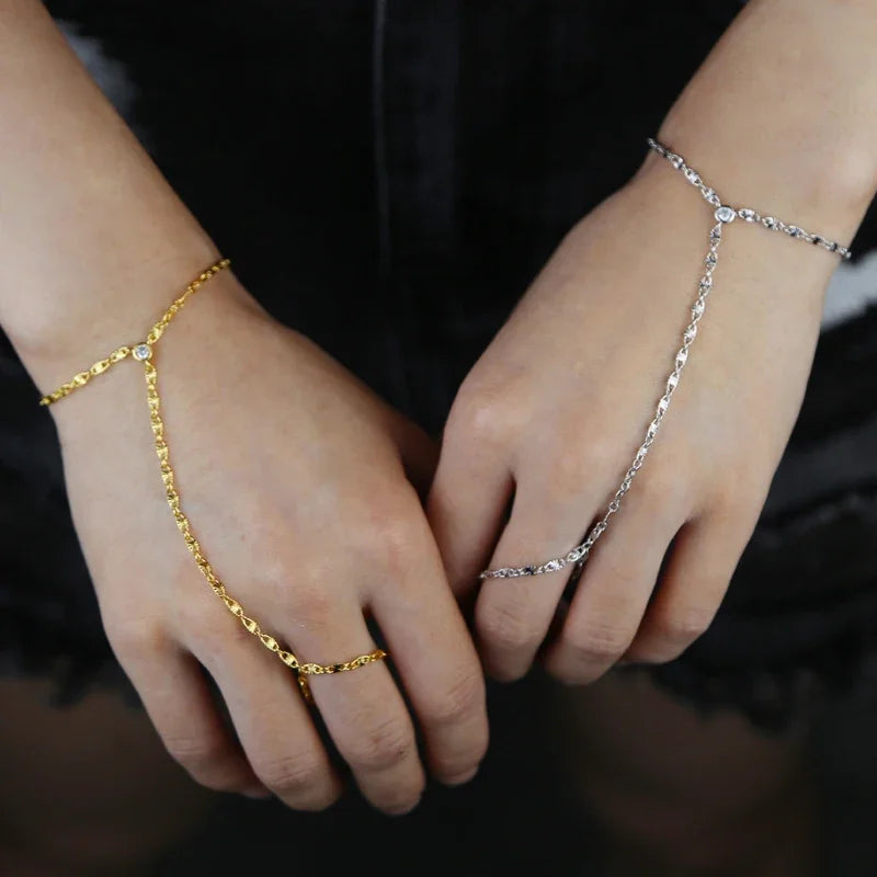 FABLE HAND CHAIN