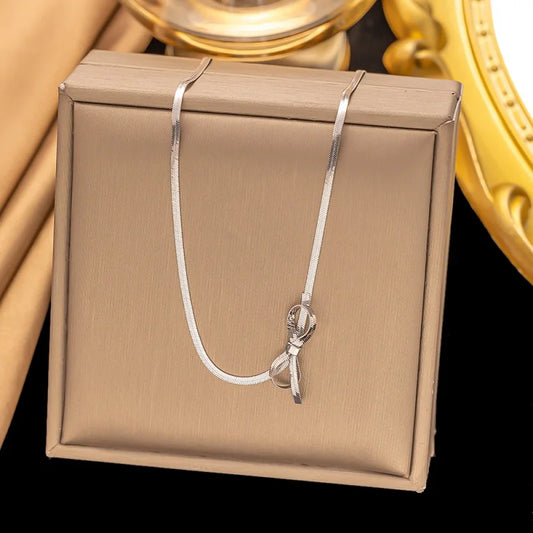 KNOT YOUR GLOW NECKLACE