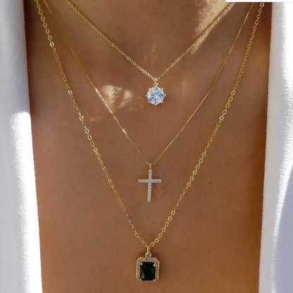 MULTIPLE LAYERED NECKLACE