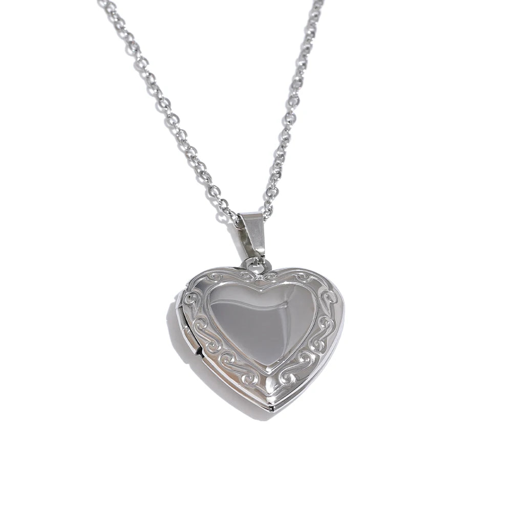 HEART WATERPROOF NECKLACE
