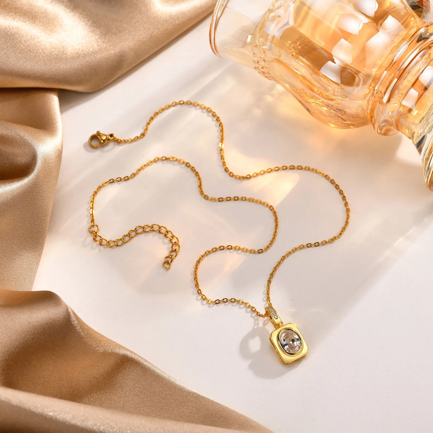 OVAL CUBIC STONE NECKLACE